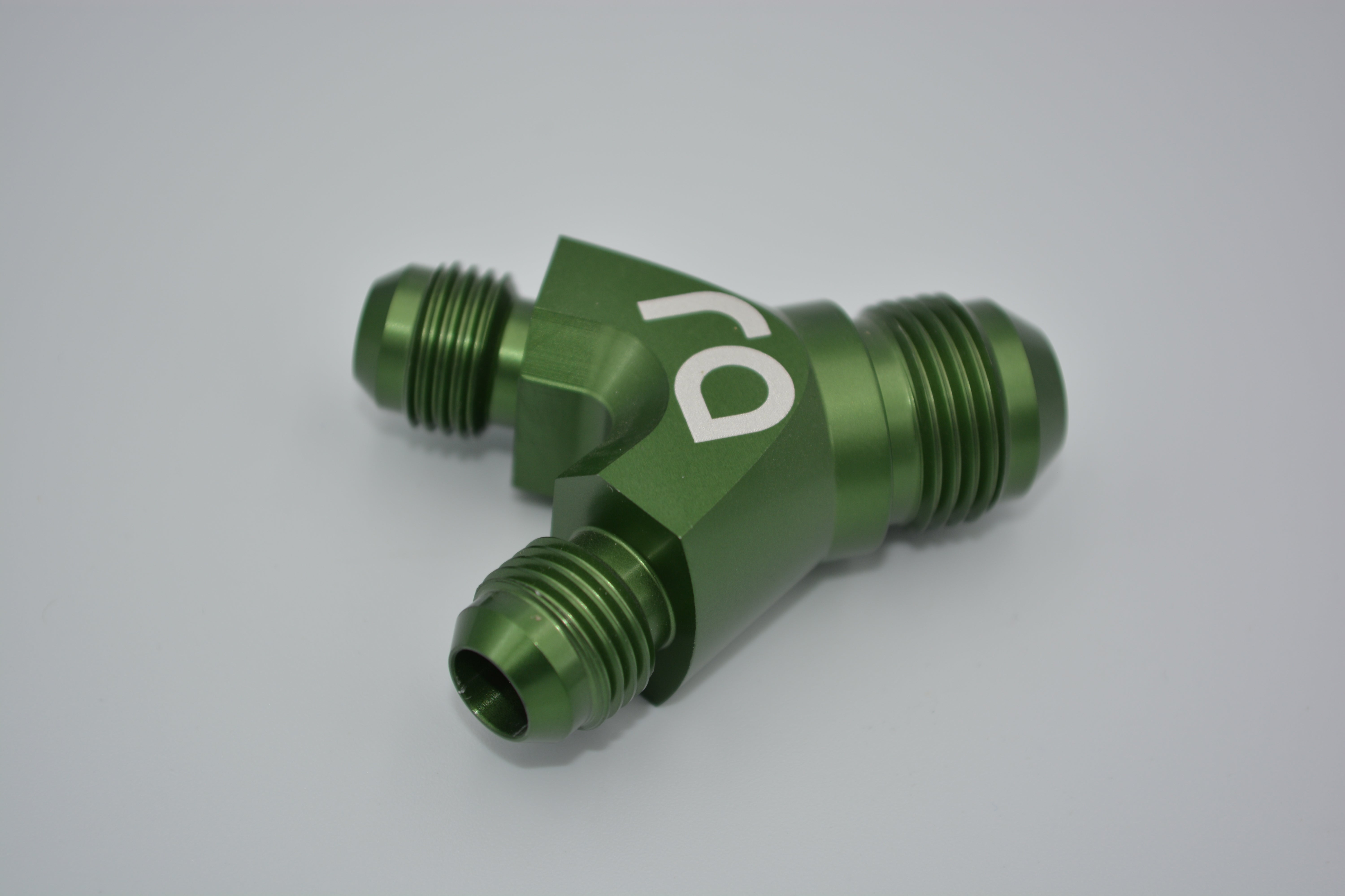Radium Engineering Dual 6AN to 8AN Y-Adapter Block Fitting